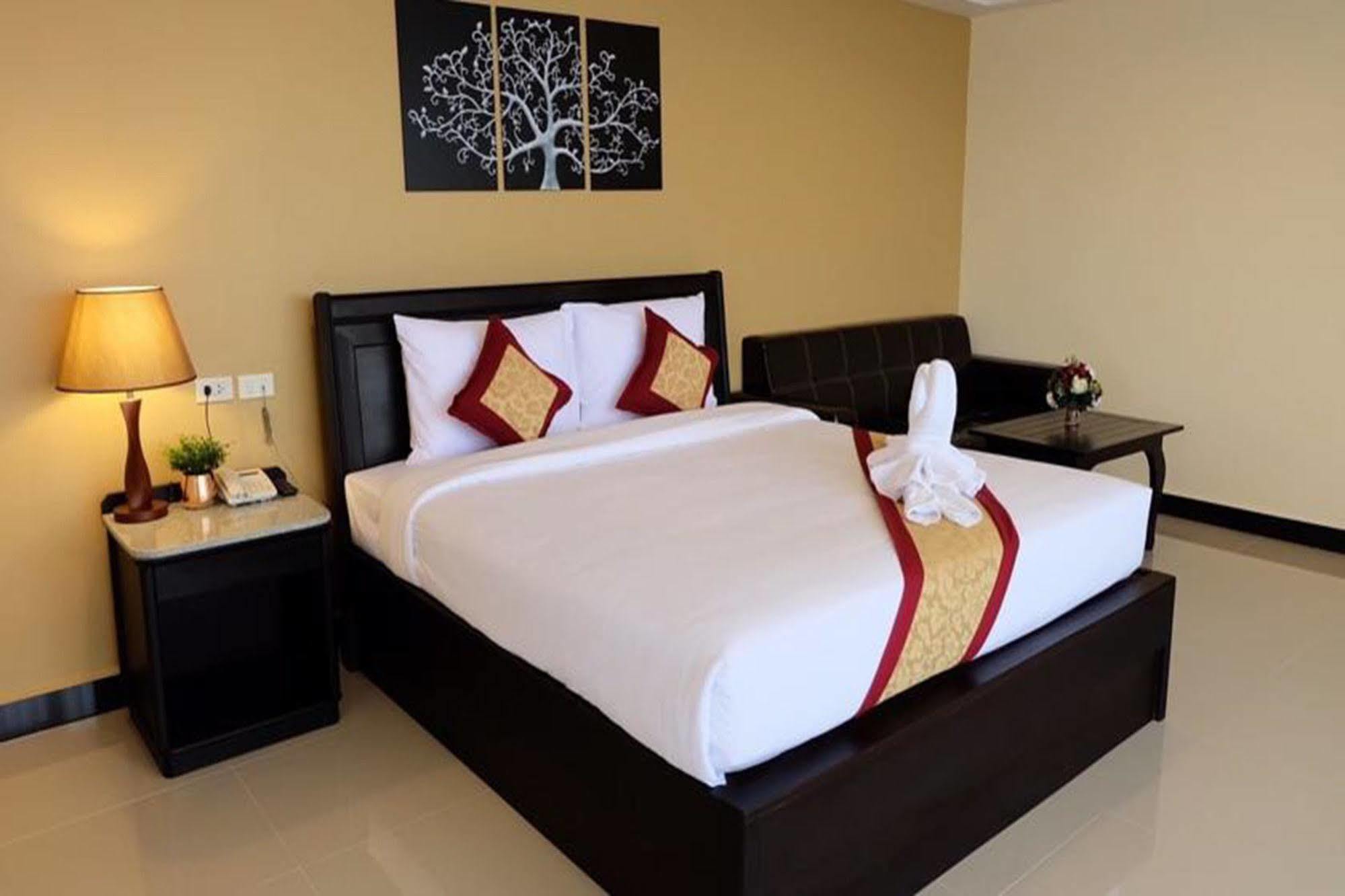 The Grand Day Night Hotel Pattaya Exterior photo